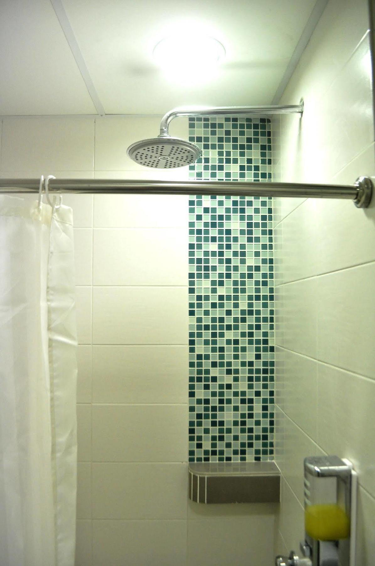 Yy48 Hotel 2 Mins Walk From Masjid Jamek Lrt Station Kuala Lumpur Exterior foto