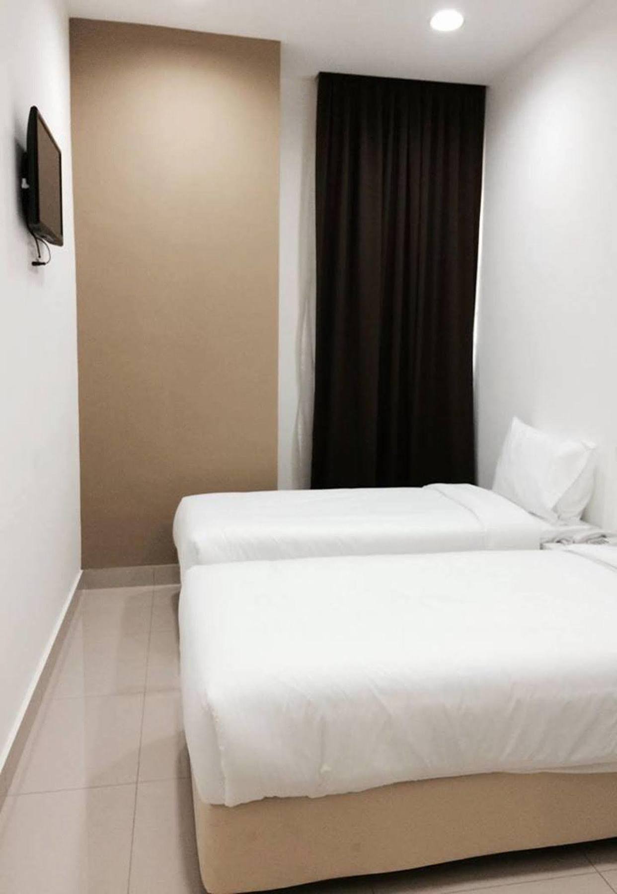 Yy48 Hotel 2 Mins Walk From Masjid Jamek Lrt Station Kuala Lumpur Exterior foto